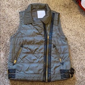 Maurices vest